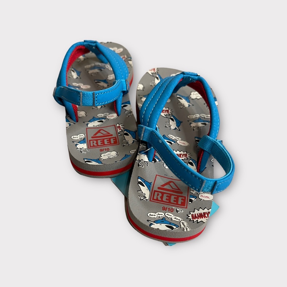 Reef Little Ahi Hangry Shark Pattern Sandals - Picture 3 of 4